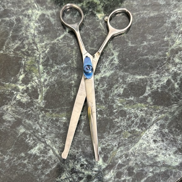 Vintage Curved Scissors With Blunt Tips - Picture 3 of 12